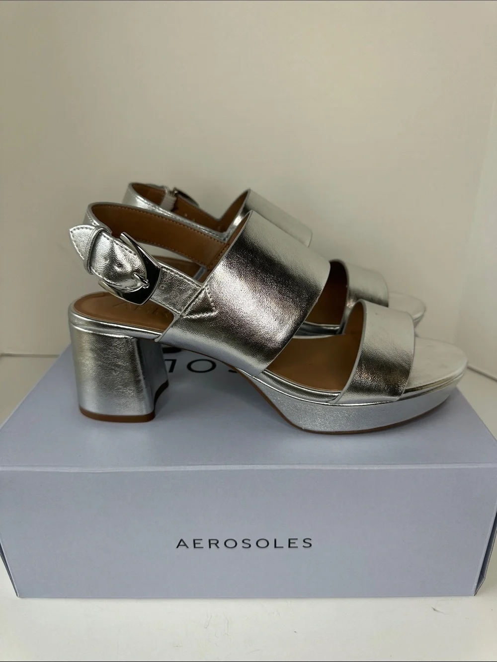 Aerosoles Women's Camilia Round Toe Platform Sandals Size 8.5M Silver Metallic